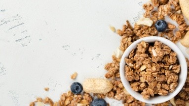Prepara una granola casera en la estufa, una opción perfecta para un desayuno saludable