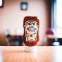 Heinz aclara si su ketchup se guarda en el refrigerador o en la despensa