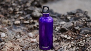 Botellas reutilizables de agua: ¿Cada cuánto se deben lavar?