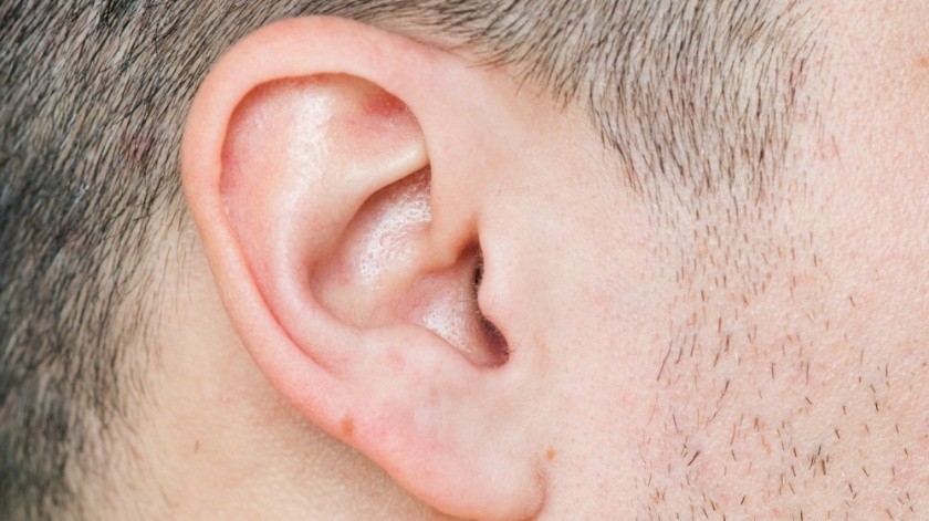 Al joven le dijeron que tenía una infección de oído pero en realidad era un tumor cerebral.(Foto por rawpixel.com en Freepik)