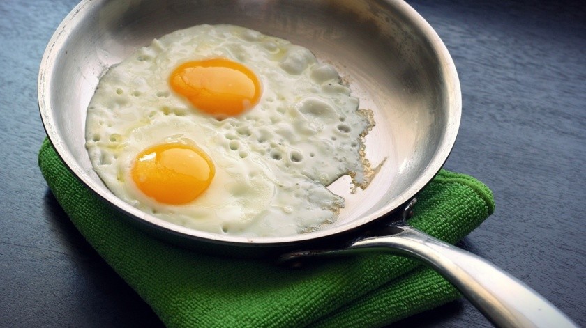 El colesterol puede aumentar con algunas comidas poco saludables y llena de mucha grasa.(Ponce_photography  en Pixabay.)