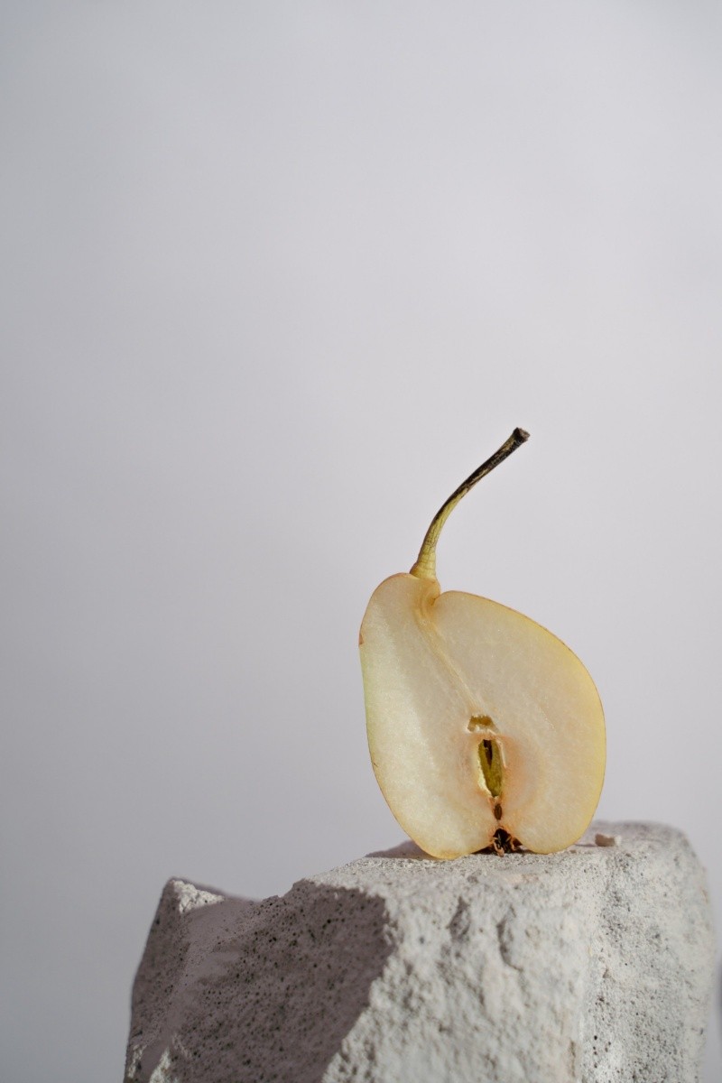 La pera tiene vitamina B3. Foto de Ron Lach en Pexels.  