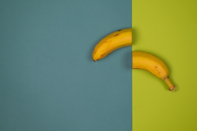El plátano es rico en potasio. Foto de SHVETS production en Pexels.  