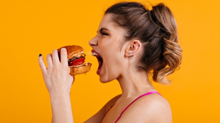 Los alimentos puede influir en la salud vaginal.(Foto por lookstudio en Freepik)