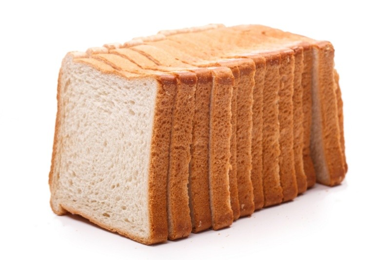 El pan de caja es un alimento que no suele faltar en casa. Imagen por Racool_studio en Freepik 