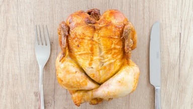 El pollo puede aumentar el riesgo de intoxicación: Cómo prevenir, según CDC
