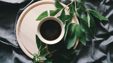 Té verde con hierbabuena: Una infusión refrescante para desinflamarse y sentirse ligero