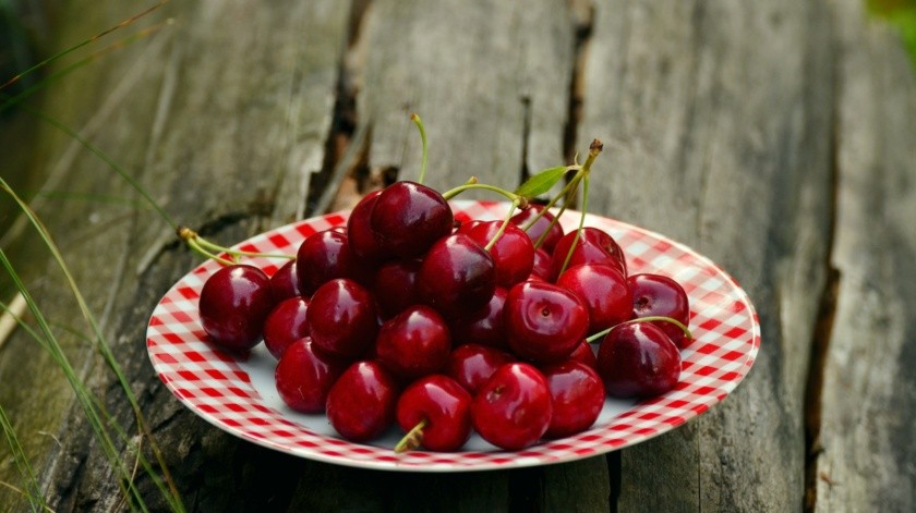 Una de las frutas son las cerezas.(Foto de Pixabay en Pexels.)