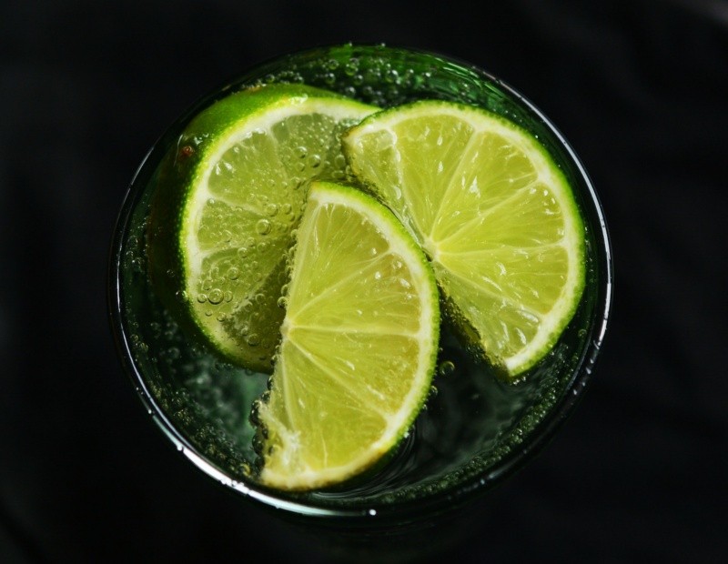 El jugo de limón tiene vitamina C. Pixabay en Pexels.  