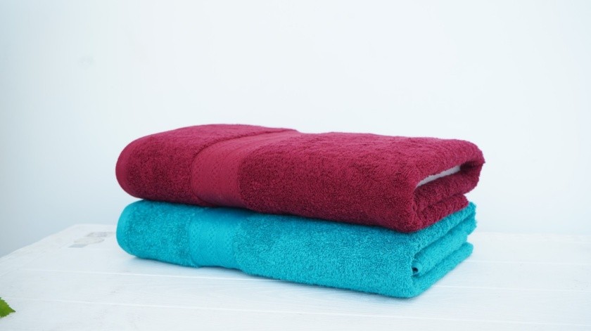 La toalla de baño nos ayuda a mantenernos limpios y frescos, pero, ¿cuándo debemos remplazarla?(Rinku Shemar/UNSPLASH)