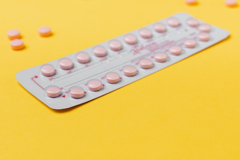 Las pastillas anticonceptivas deben tomarse siempre a la misma hora. Foto de Karolina Grabowska en Pexels. 