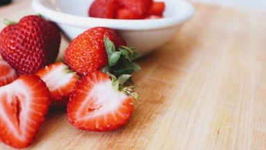 El poder cognitivo de las fresas: Beneficios para el cerebro y la salud cardiovascular