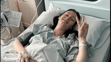 Amy Haigh relacionó su dolor de rodilla con una lesión, pero un diagnóstico reveló cáncer