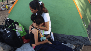 “Mi vida contra reloj”, niña venezolana de 9 años busca llegar a EU para tratar su rara enfermedad