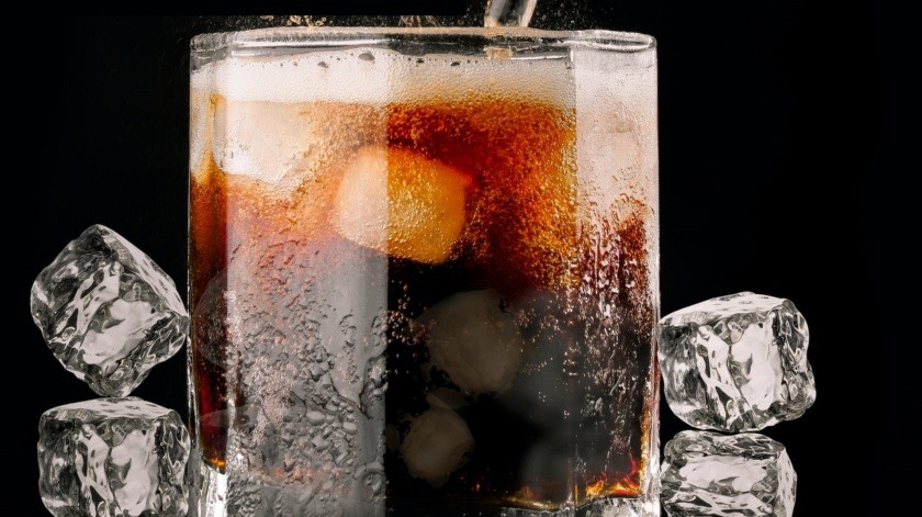El estudio investigó la asociación entre el consumo de bebidas azucaradas y la incidencia de cáncer de hígado.