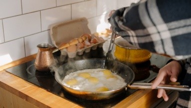 Omelette de espinacas y queso panela: Un abrazo nutritivo y delicioso para tu mañana