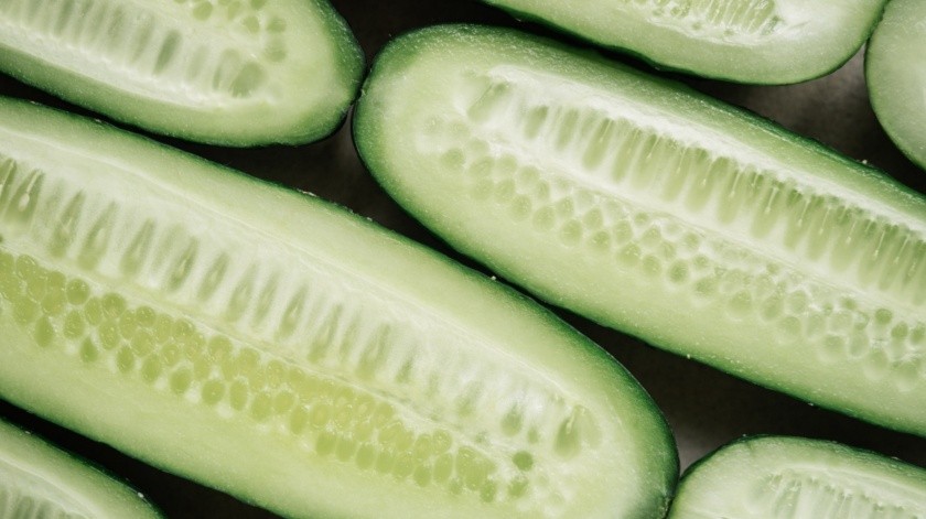 El pepino se puede comer solo o en ensaladas.(Foto de Alena Darmel en Pexels.)