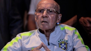 Reconocido exfutbolista brasileño de 92 años fue internado por una infección urinaria