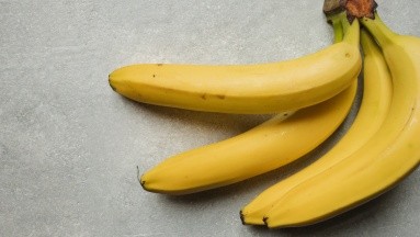 ¿Las cáscaras de plátano son buenas para la piel?