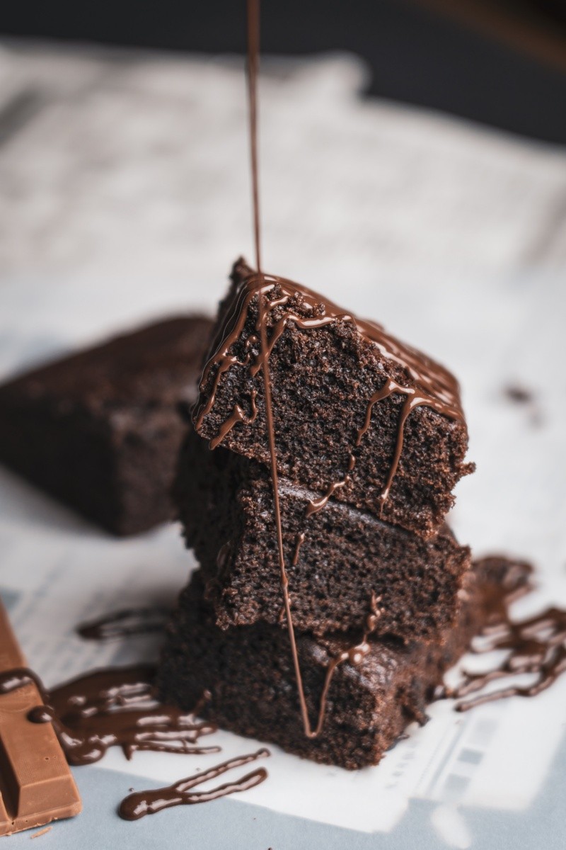 Eleva tus momentos especiales con una porción de este Pastel de Brownie de Chocolate Carlos VFOTO:Pushpak Dsilva/UNSPLASH