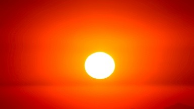 Una menor exposición al sol podría aumentar el riesgo de menopausia precoz, según investigadores