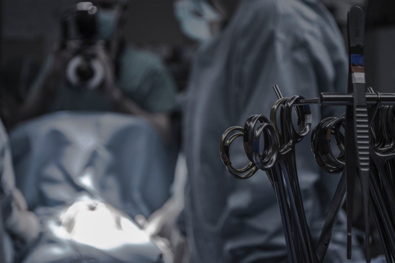 Un dispositivo quirúrgico olvidado despierta preocupaciones sobre la atención médica en Nueva Zelanda. FOTO:Piron Guillaume/UNSPLASH
