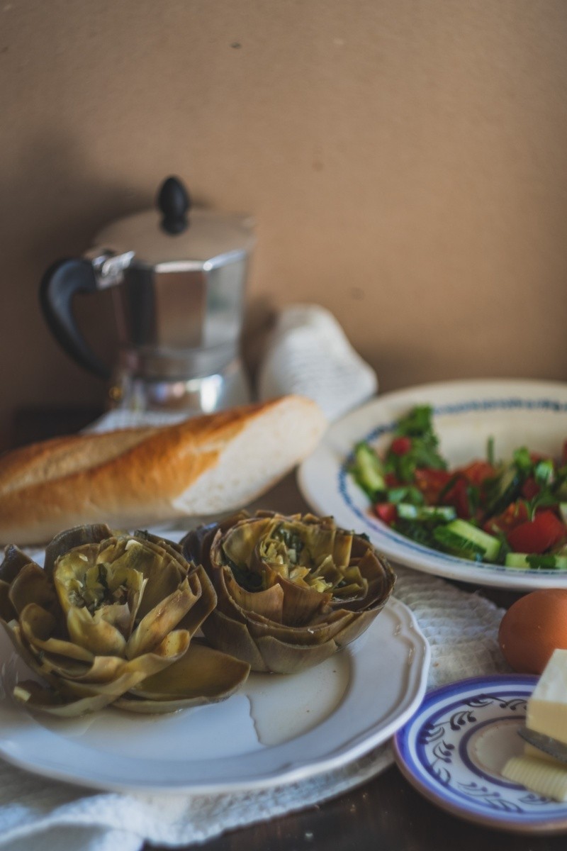 Las alcachofas son el ejemplo perfecto de cómo la comida saludable puede ser deliciosa. FOTO:Diliara Garifullina/UNSPLASH