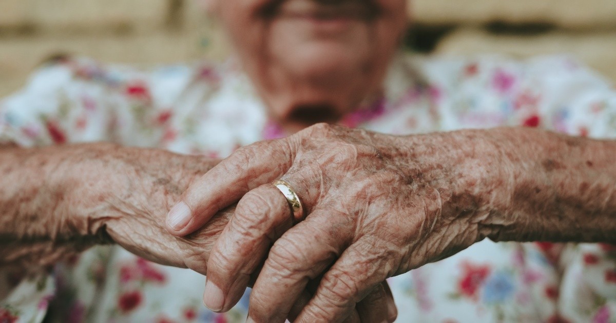 What is the first thing a person with Alzheimer’s forgets?  |  Healthy World