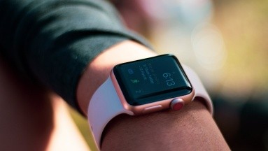 Apple Watch podría controlar la presión arterial y detectar la apnea del sueño