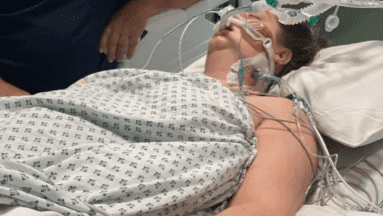 Mujer paralizada de todo su cuerpo tras un dolor de cabeza