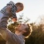 El país en el que es tabú que los hombres no se tomen la licencia de paternidad cuando nacen sus hijos