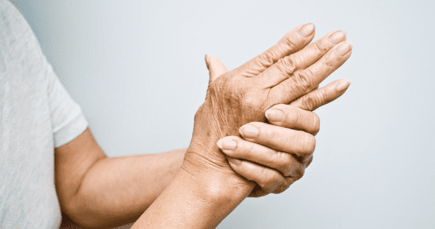 Hay varios tipos de artritis.  