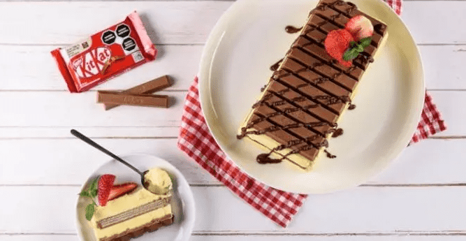 Convierte los momentos especiales en inolvidables con este pastel helado de KitKat. FOTO: Nestlé