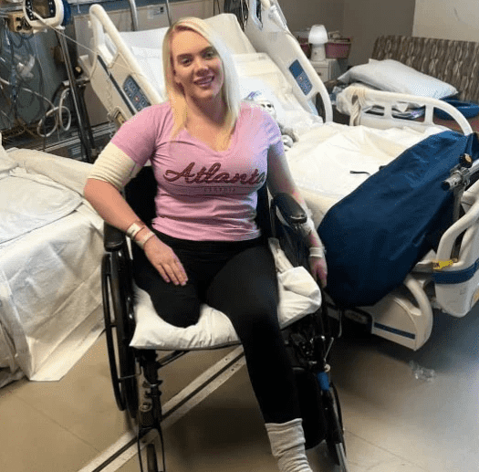  La mujer fue expuesta a muchas cirugías y los médicos intentaron controlar la infección, pero su pierna no pudo ser salvada.FOTO: Jennifer Barlow